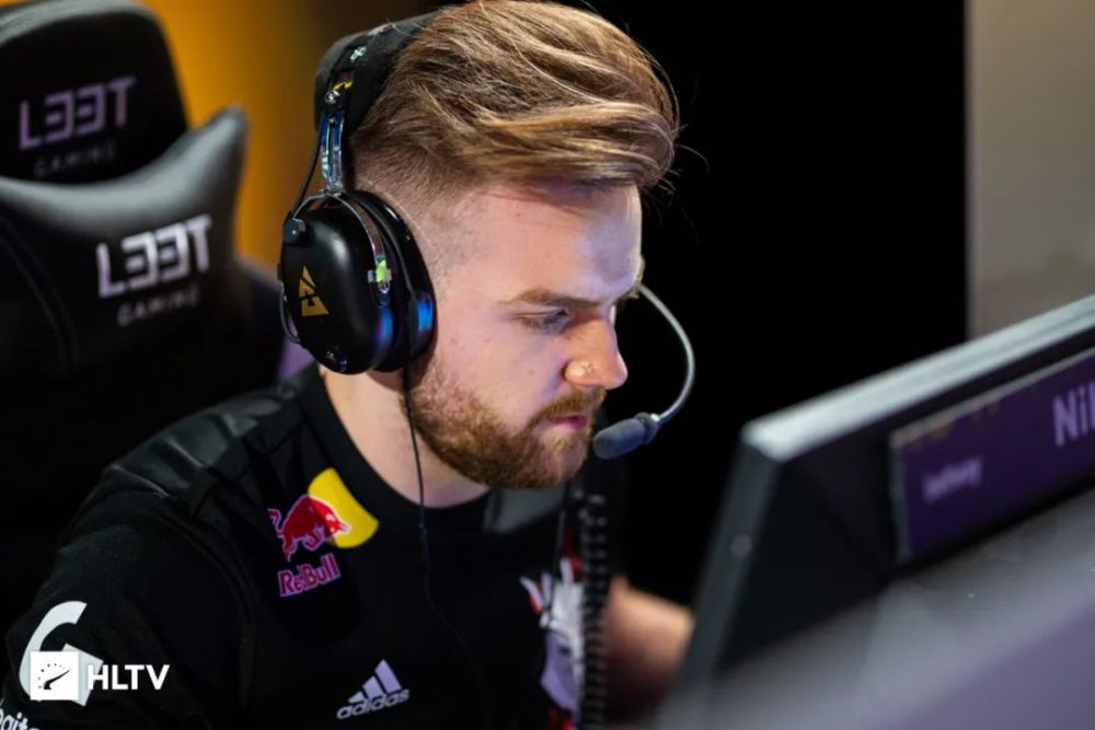 入围赛最数据：胜率最高凯南常做BAN位 BLG15分钟经济差排首位