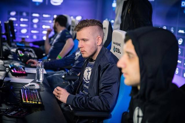 Invictus Gaming 从 LPL Split 2 2025 playoffs 中淘汰 Weibo Gaming